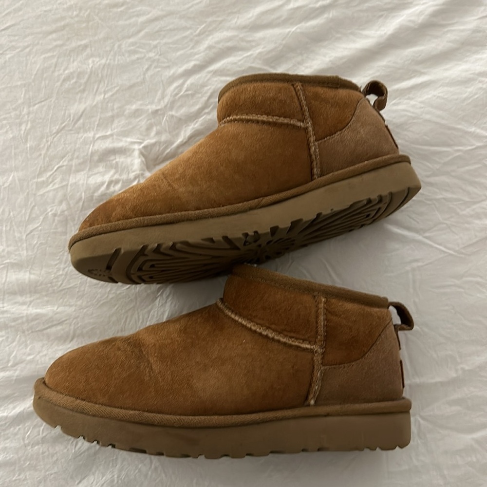 Women’s Ultra mini Uggs